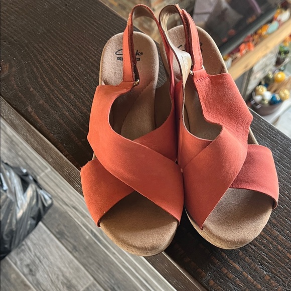 Clarks Women's Red Slingback Sandals - Picture 1 of 5